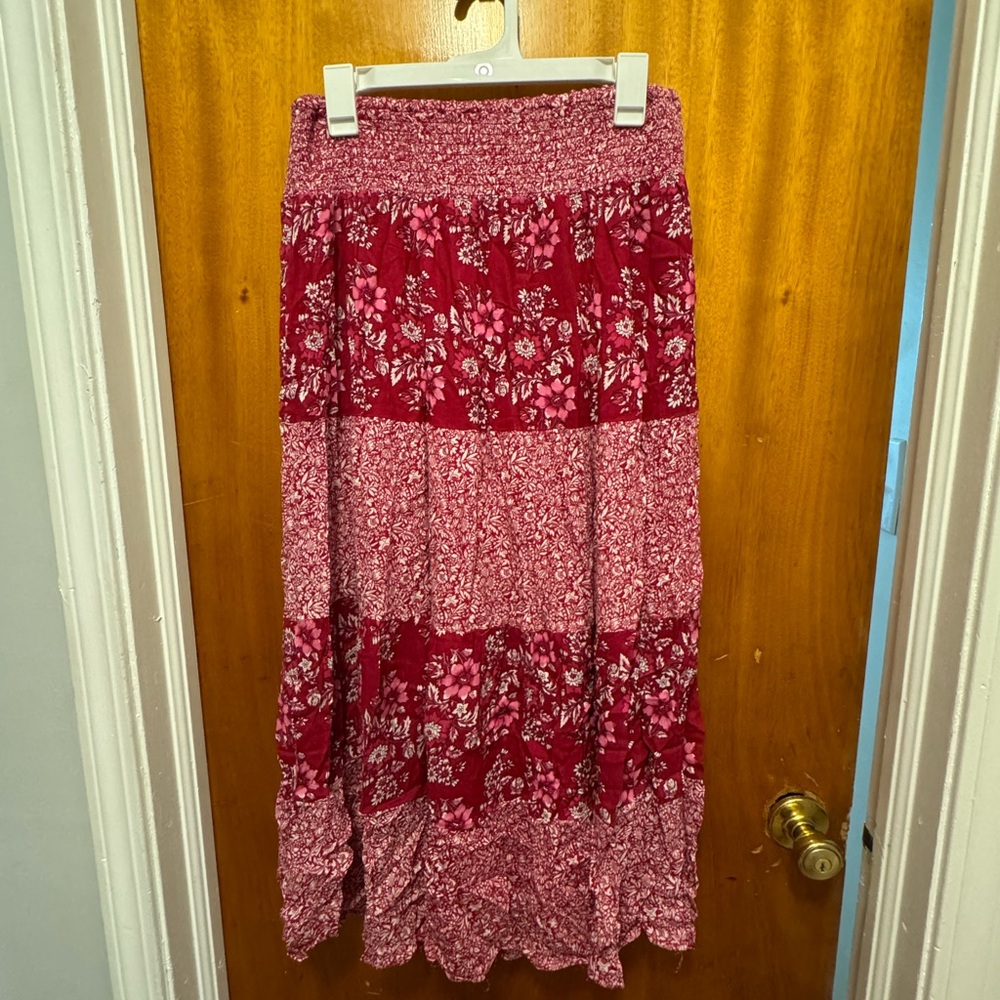 Chic Floral Burgundy Maxi Skirt